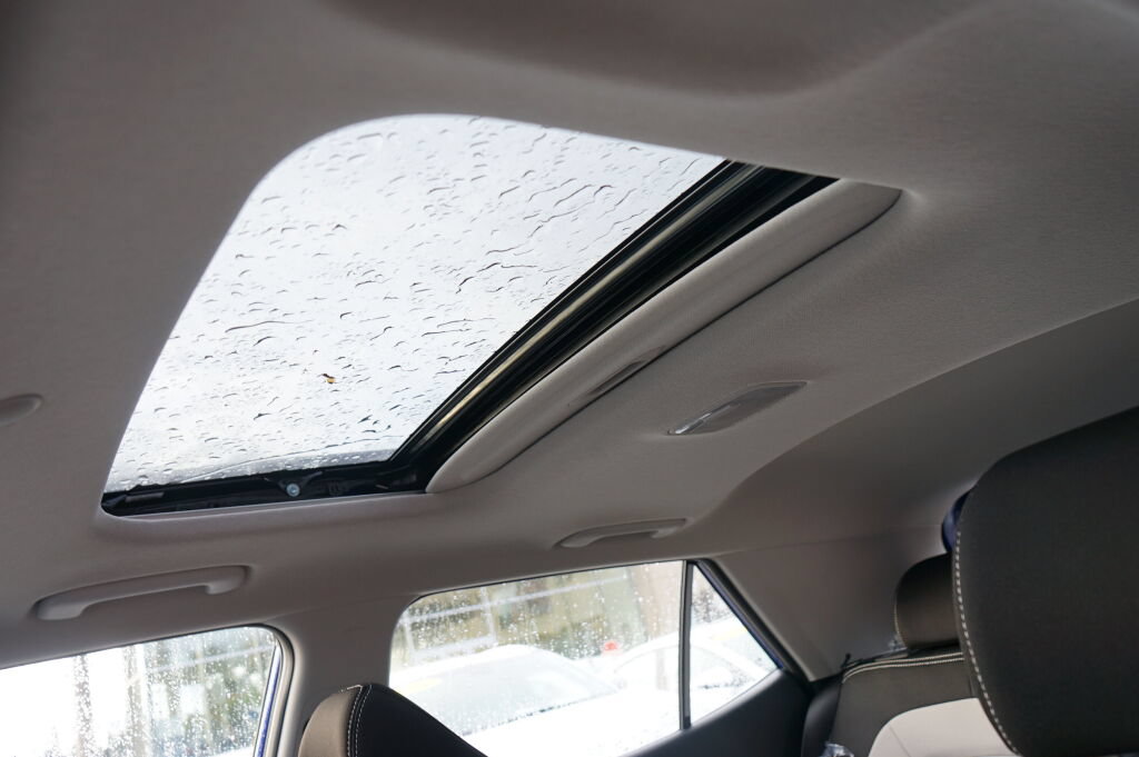 Used 2025 Hyundai Venue SEL FWD image 19