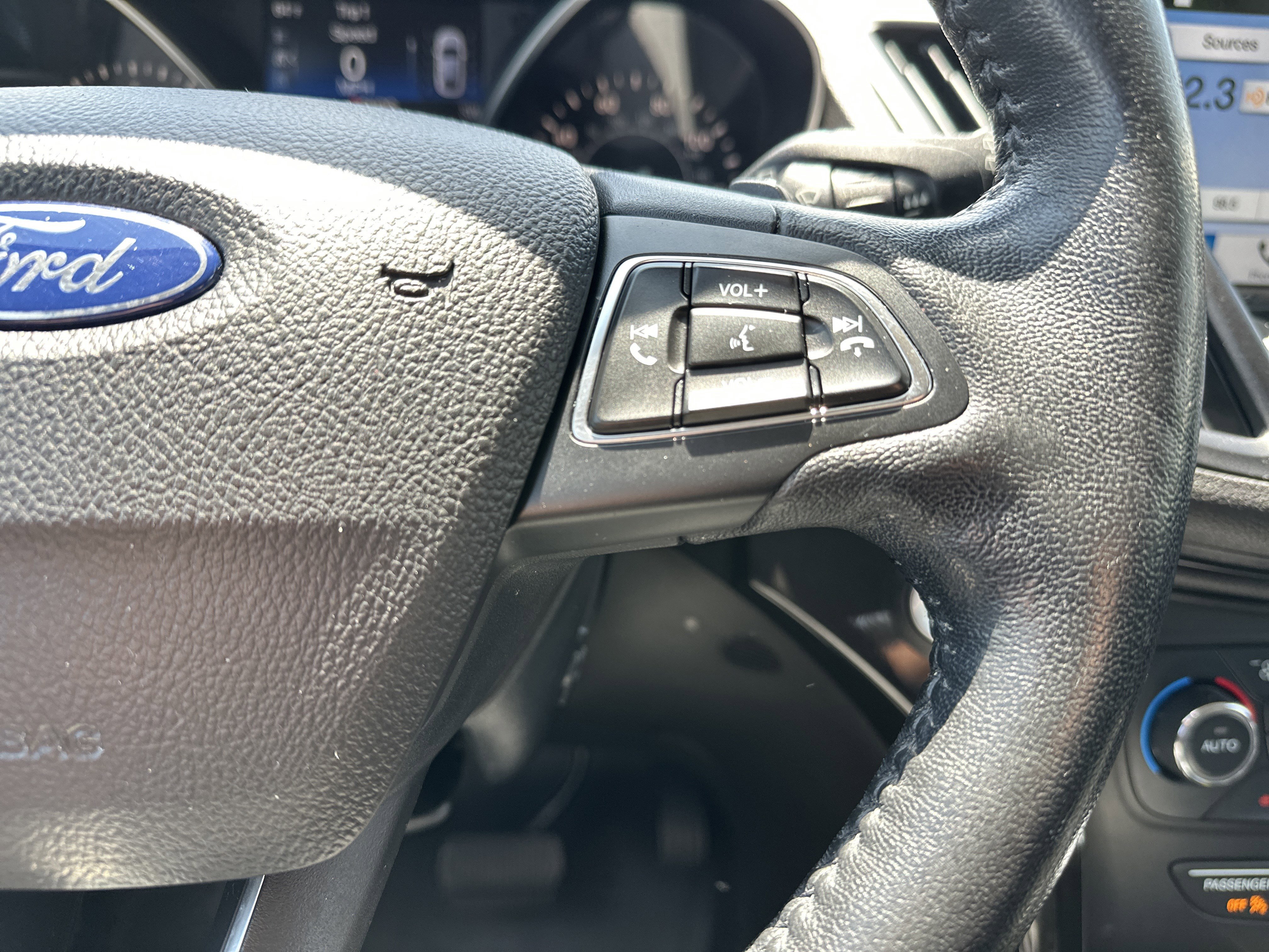 Used 2017 Ford Escape Titanium w/ Equipment Group 301A FWD image 20