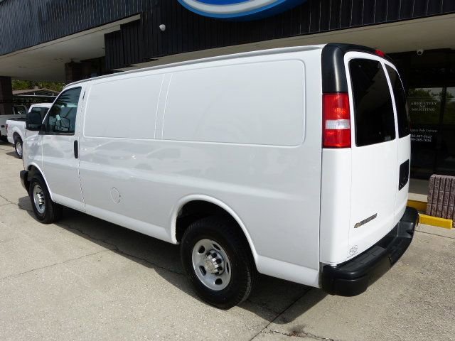 Used 2021 Chevrolet Express 2500 w/ Driver Convenience Package image 3