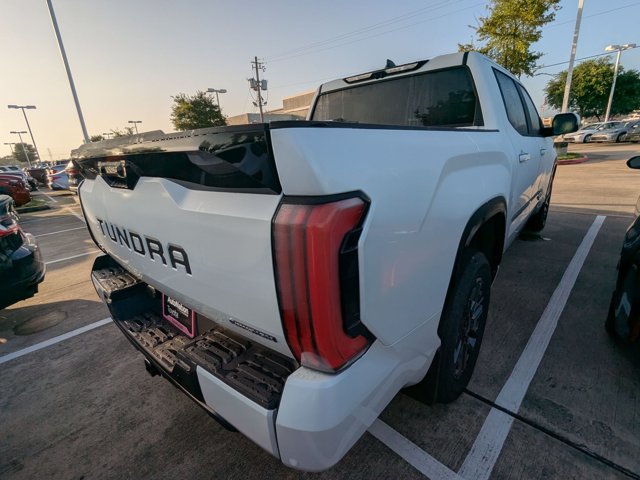 Used 2025 Toyota Tundra Platinum AWD/4WD image 2