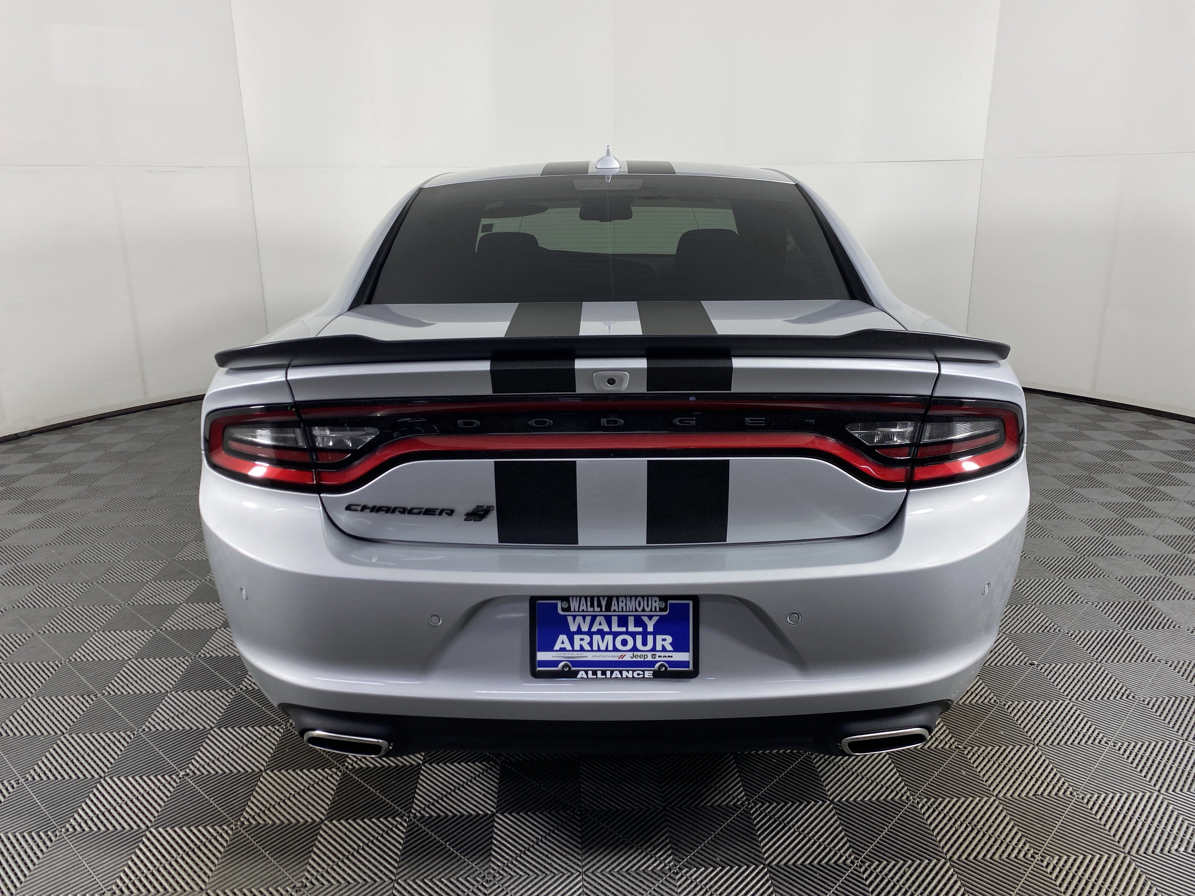 Used 2023 Dodge Charger SXT w/ Blacktop Package image 8