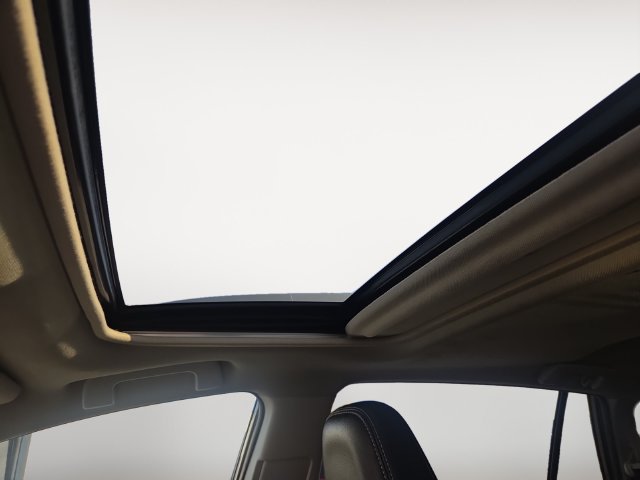 Used 2018 Toyota RAV4 Limited w/ Carpet Mat Package FWD image 28