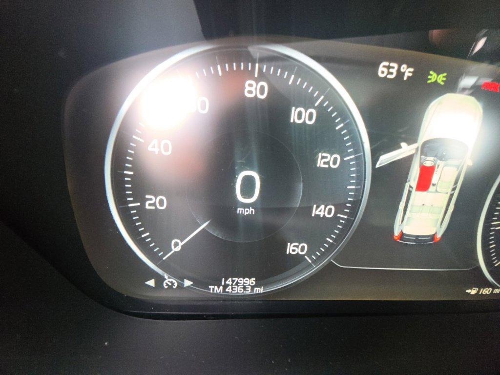 Used 2019 Volvo XC60 T5 Momentum w/ Multimedia Package AWD/4WD image 16