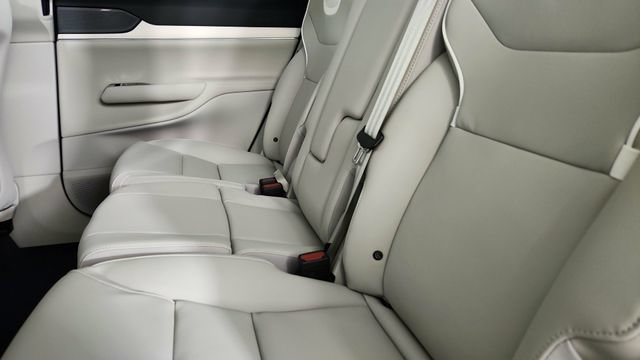 New 2026 Volvo EX90 Plus AWD/4WD image 28