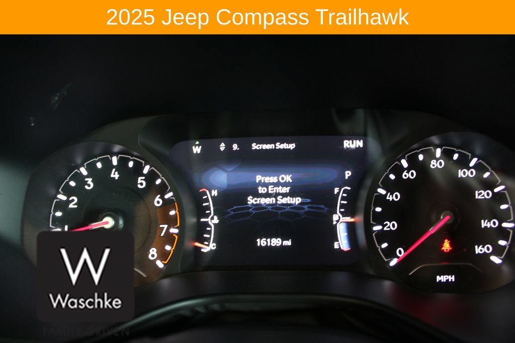Used 2025 Jeep Compass Trailhawk w/ Trailhawk Convenience Group AWD/4WD image 43