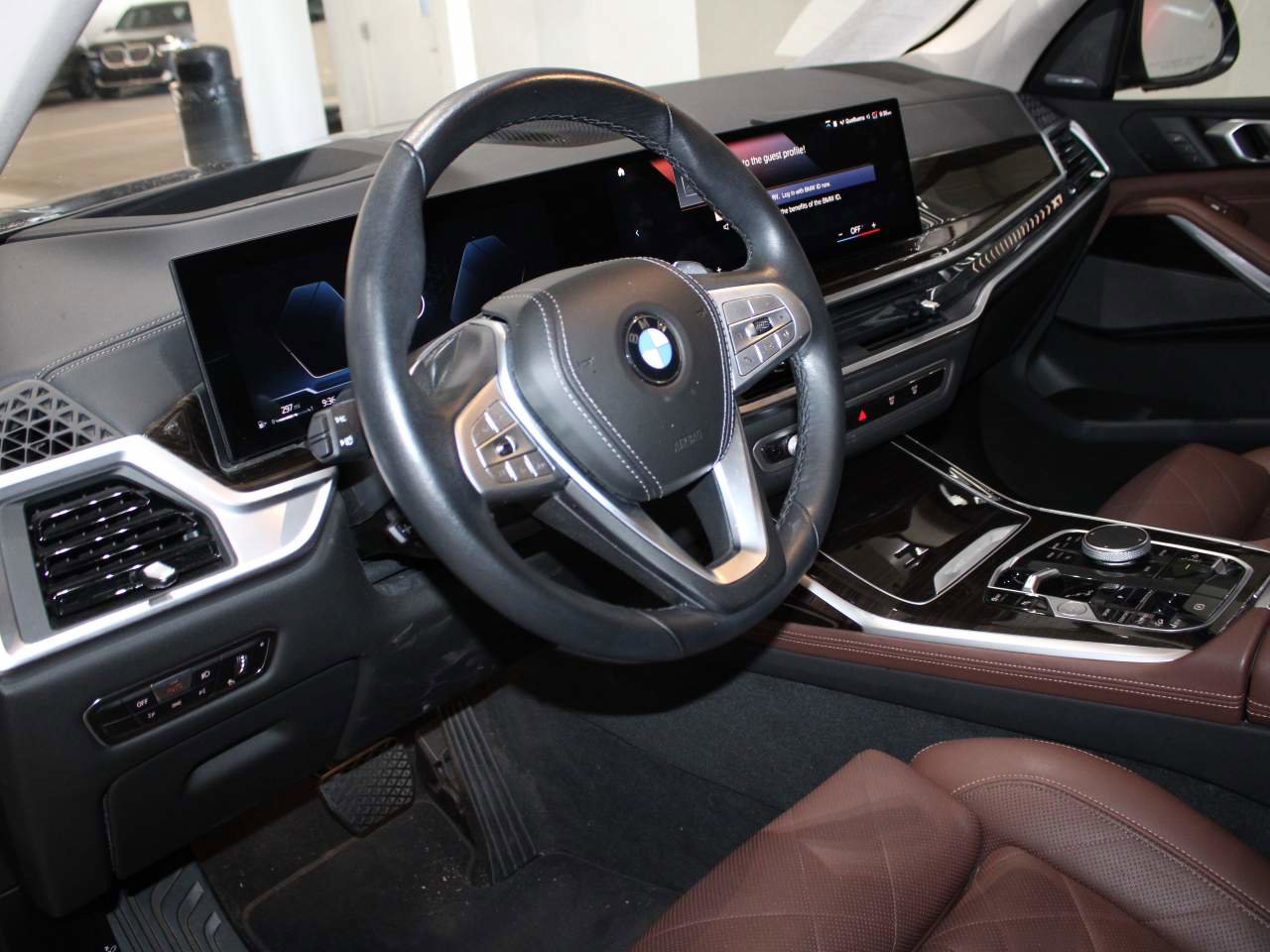 Certified 2023 BMW X7 xDrive40i w/ Premium Package image 9