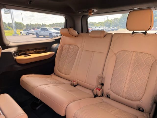 Used 2024 Jeep Grand Wagoneer Series III w/ Rear Seat Video Group 1 AWD/4WD image 29