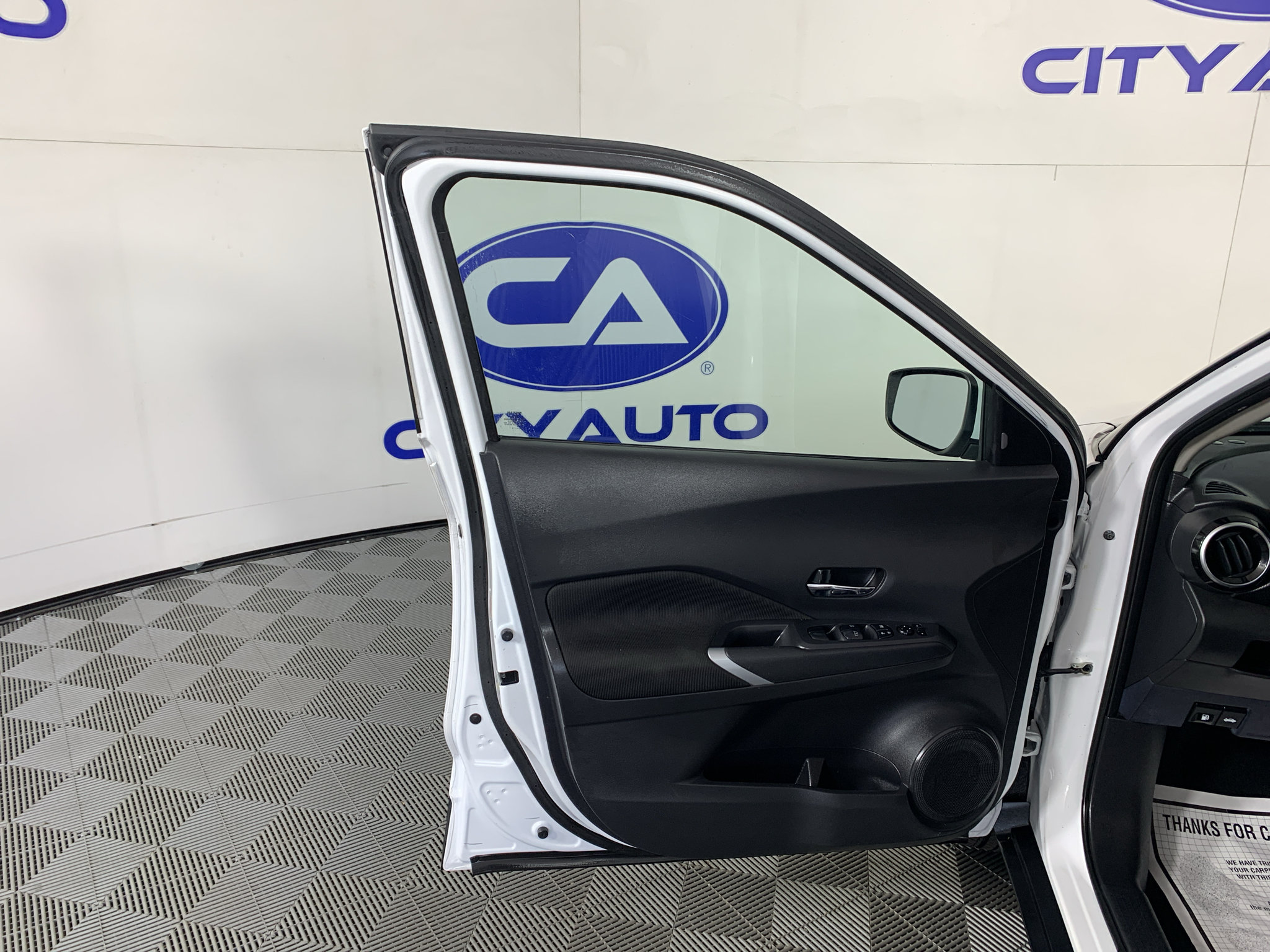 Used 2022 Nissan Kicks SV FWD image 13