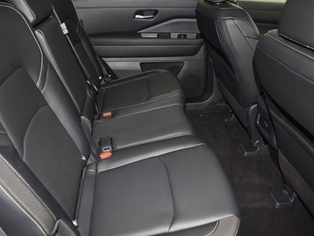 Used 2024 Nissan Pathfinder SL image 22