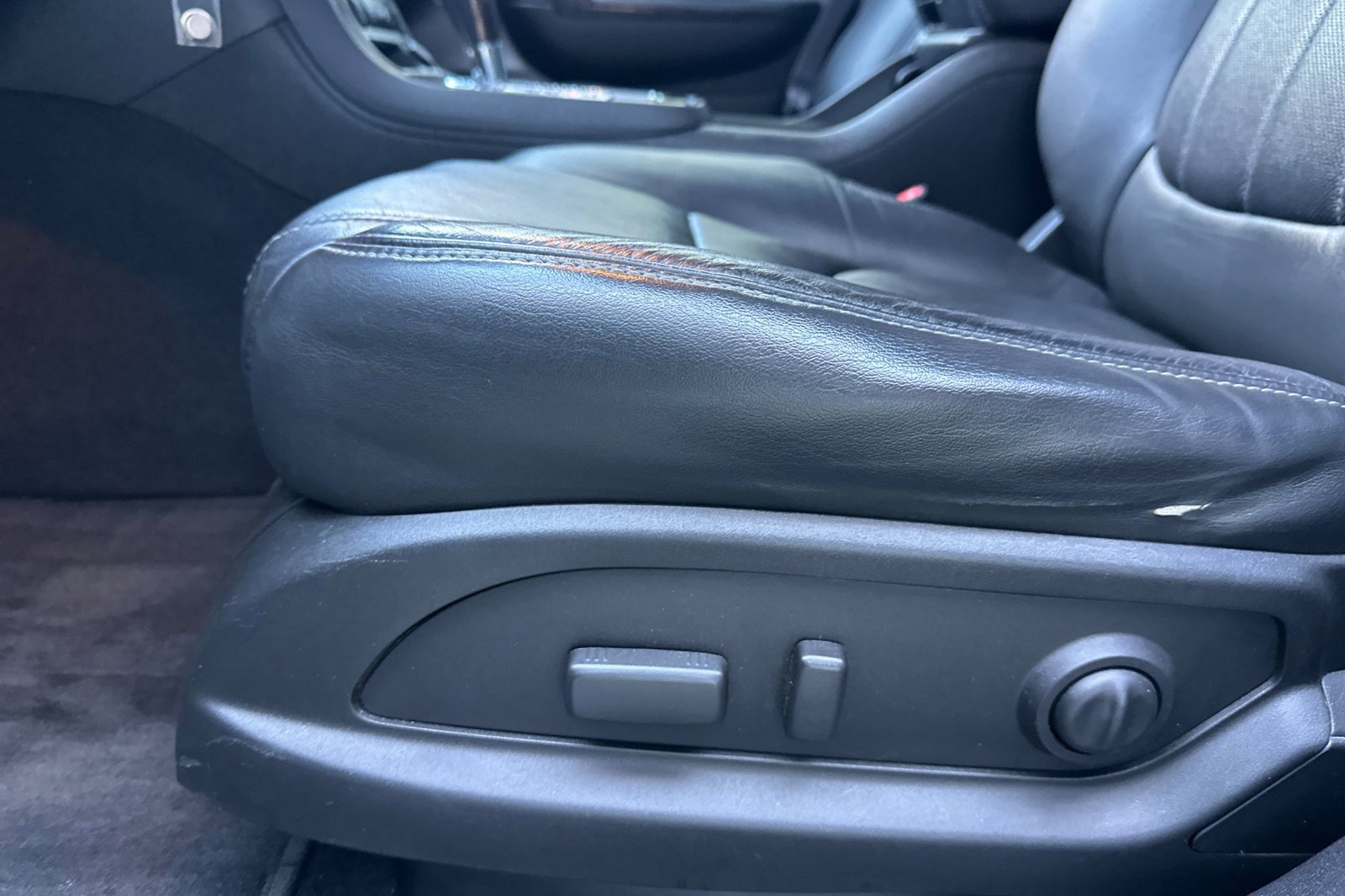 Used 2014 GMC Acadia Denali image 14