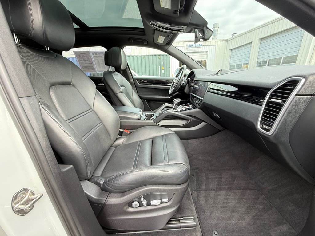 Used 2019 Porsche Cayenne image 27