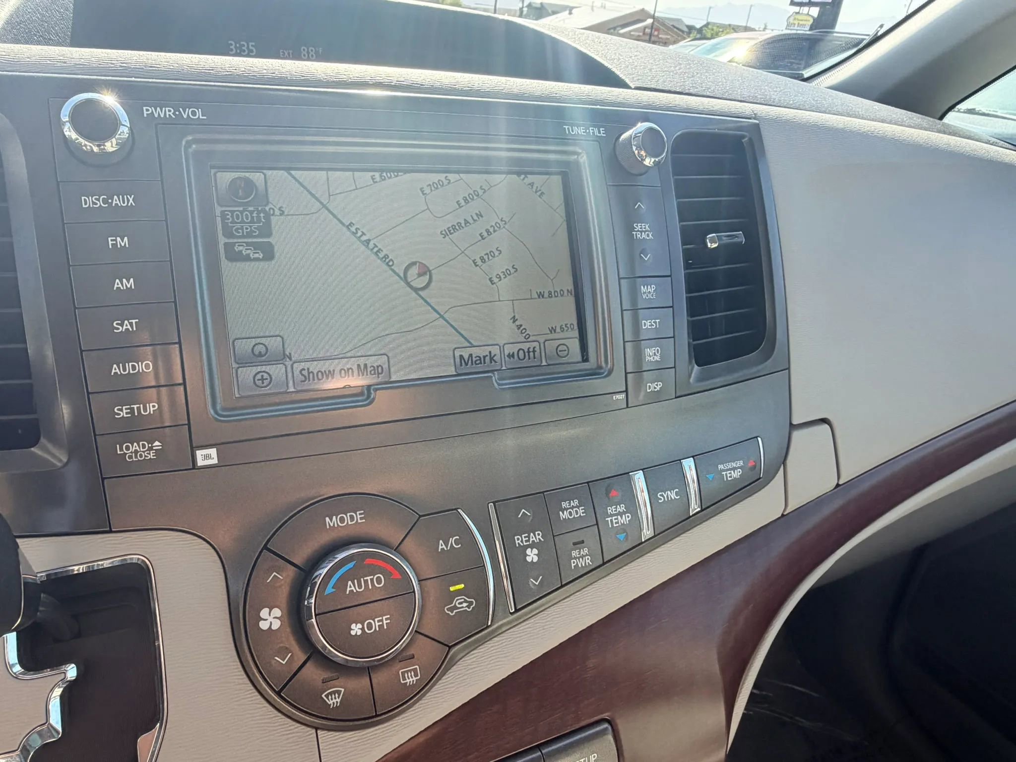 Used 2014 Toyota Sienna XLE w/ XLE Premium Package AWD/4WD image 18