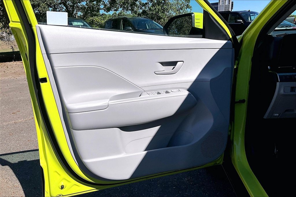 Used 2025 Hyundai Kona SEL FWD image 23