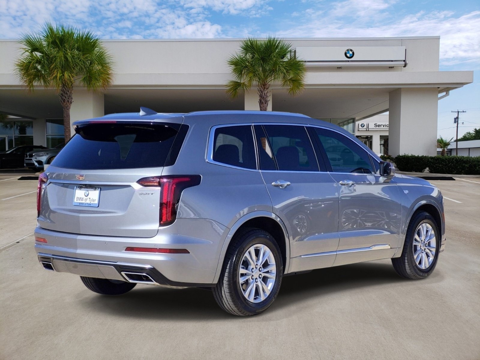 Used 2025 Cadillac XT6 Luxury FWD image 6