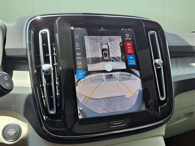 New 2026 Volvo XC40 B5 Plus w/ Protection Package Premier AWD/4WD image 21