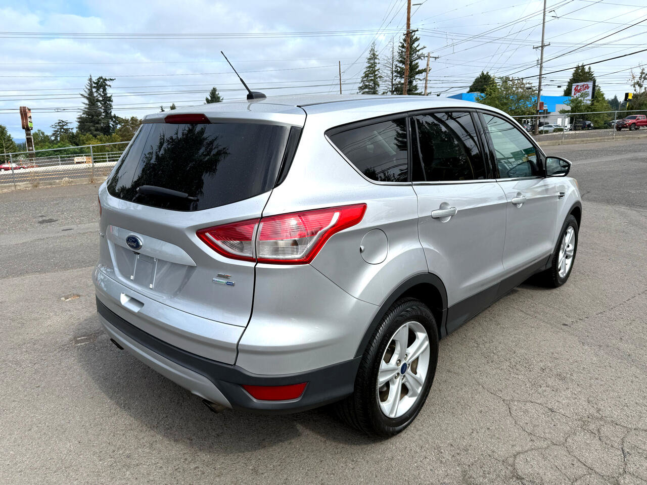 Used 2016 Ford Escape SE image 9
