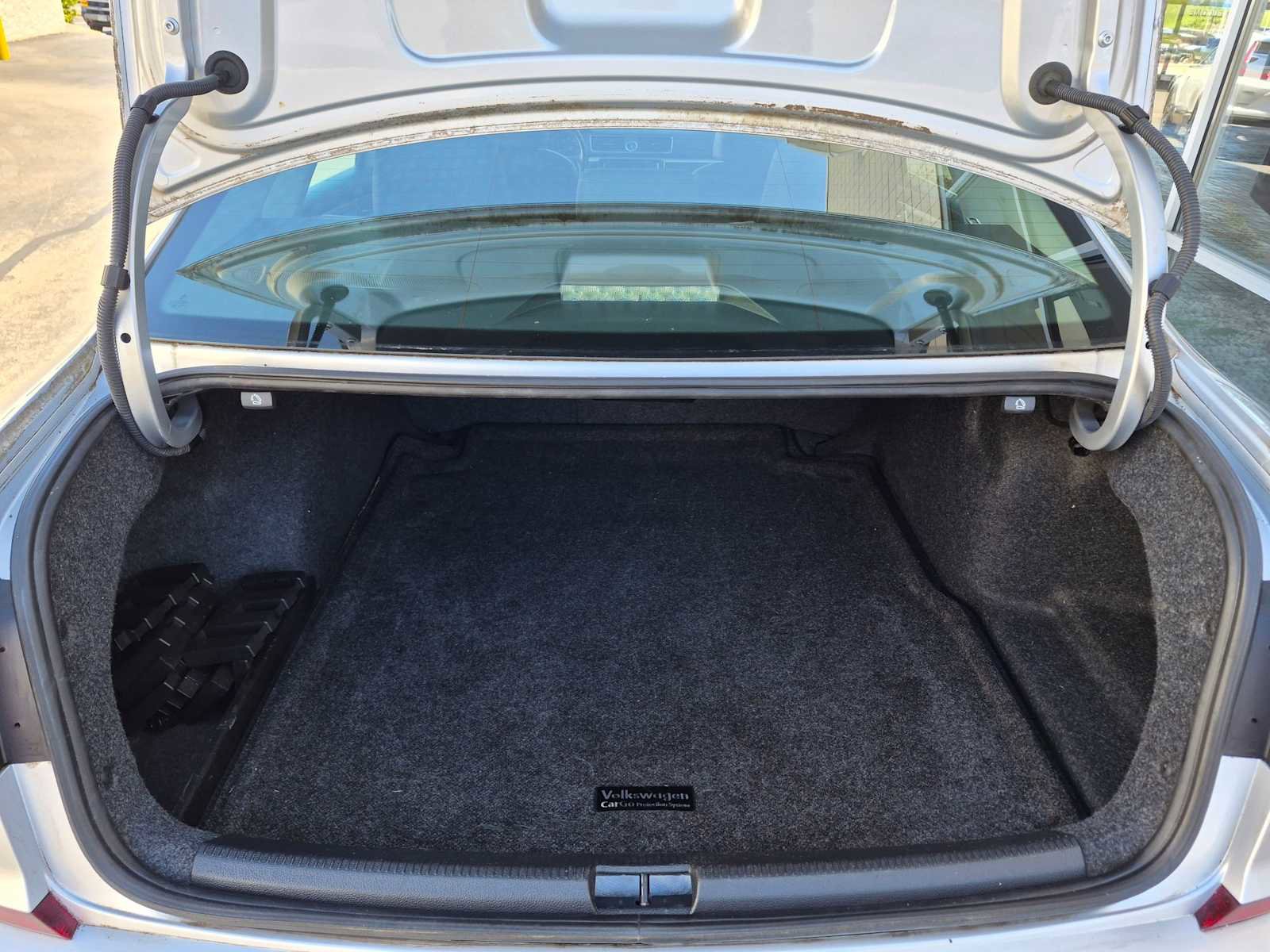 Used 2017 Volkswagen Passat 1.8T SEL Premium FWD image 32