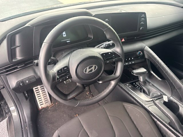 Used 2025 Hyundai Elantra Sport FWD image 14