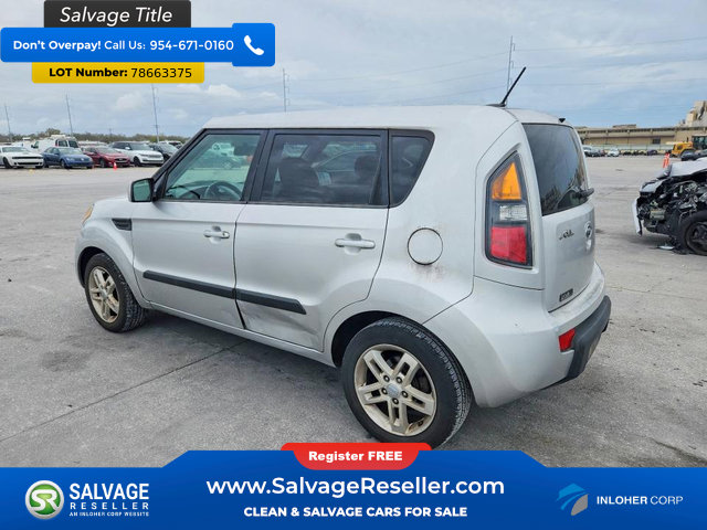 Used 2011 Kia Soul + FWD image 3
