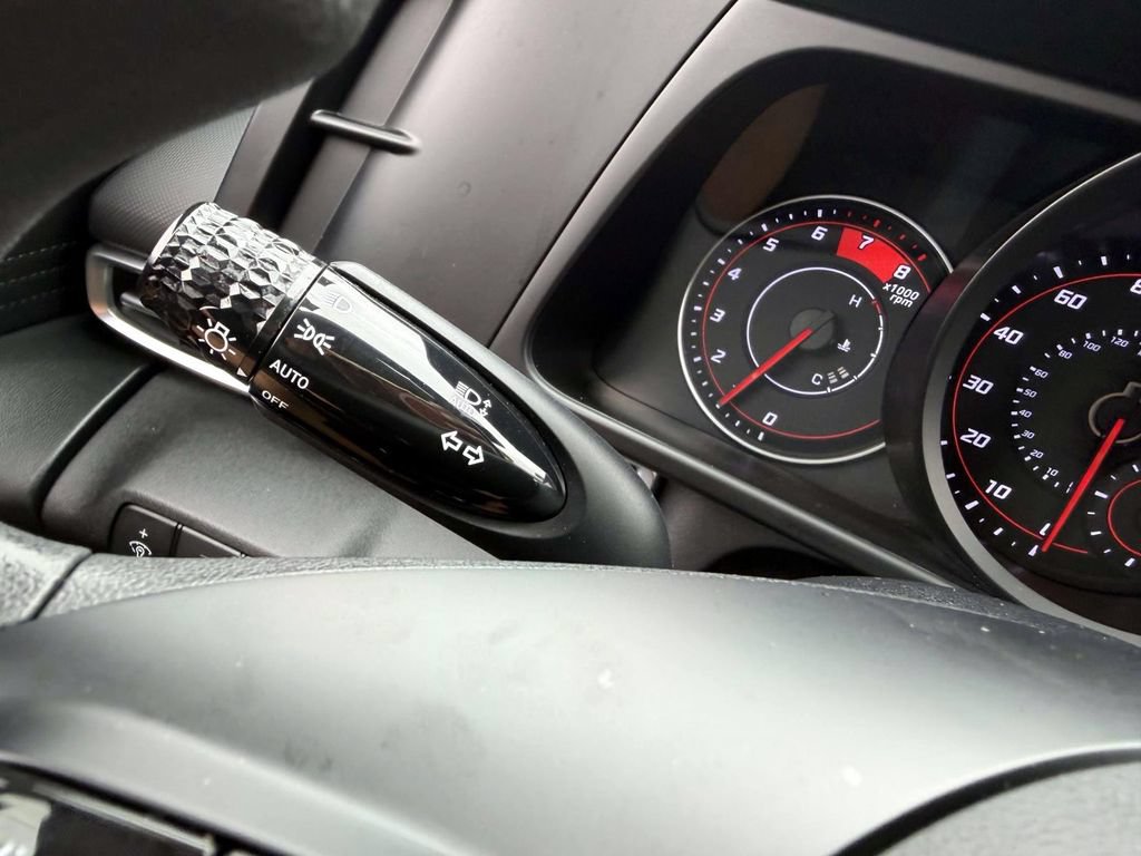 Certified 2023 Hyundai Elantra SE FWD image 29