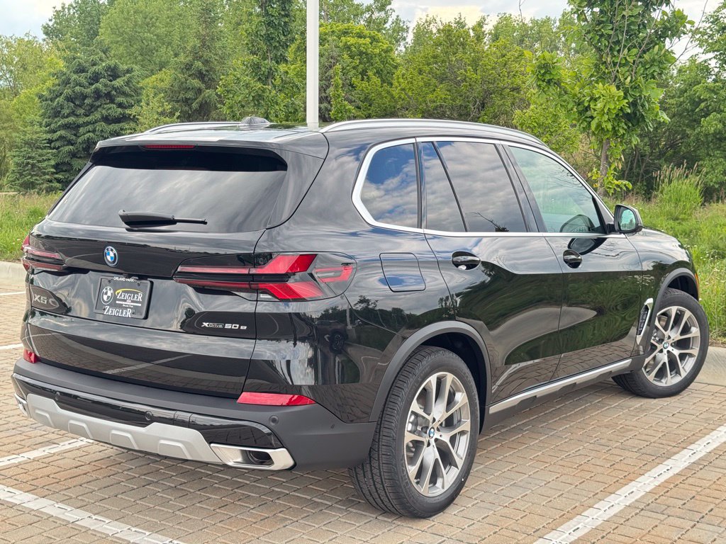 Used 2026 BMW X5 xDrive50e w/ Premium Package AWD/4WD image 6