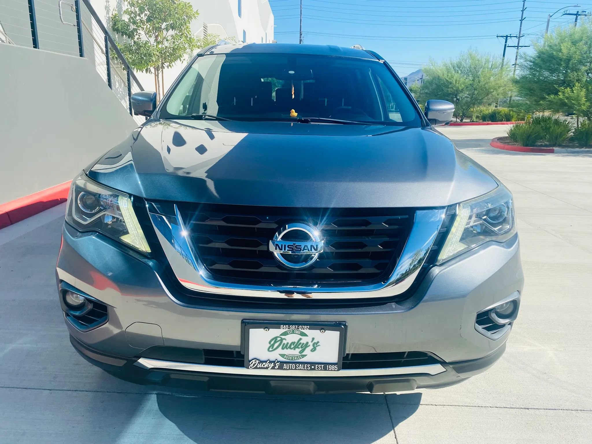 Used 2019 Nissan Pathfinder SL FWD image 6