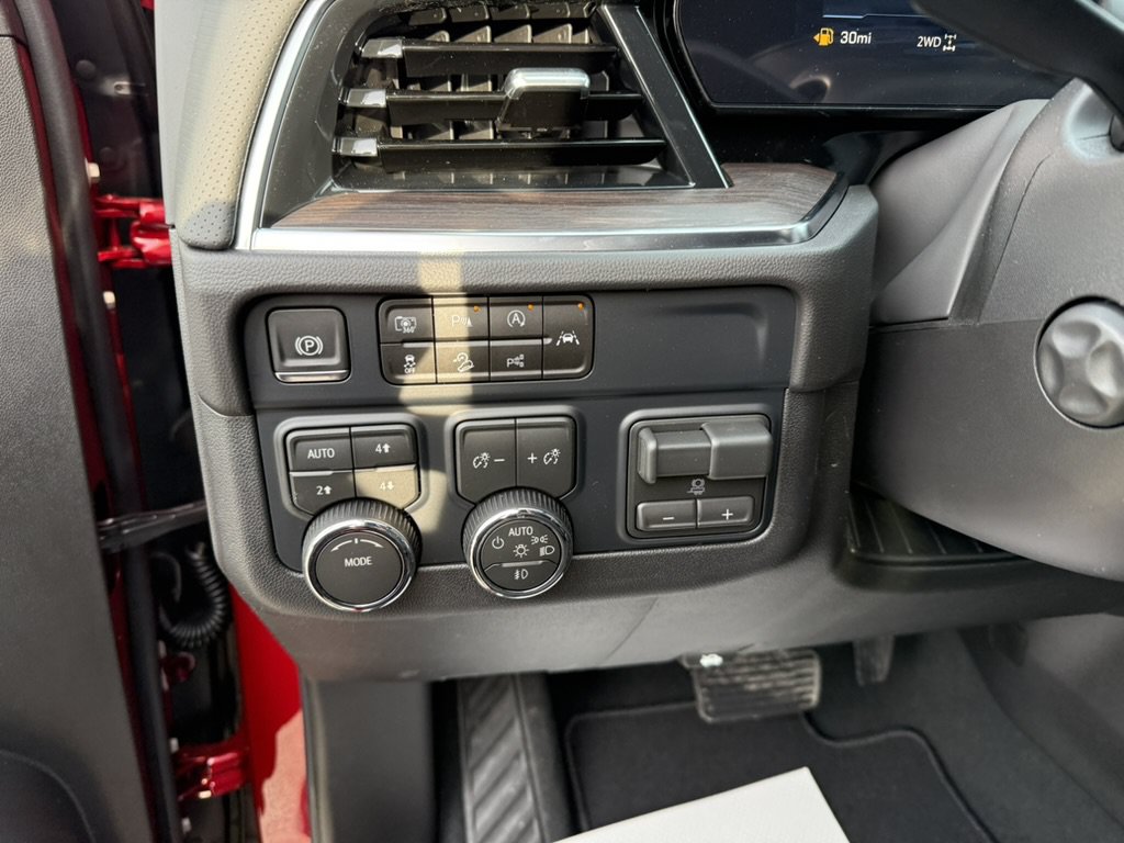 New 2026 Chevrolet Tahoe Premier w/ Sun And Tow Package AWD/4WD image 15