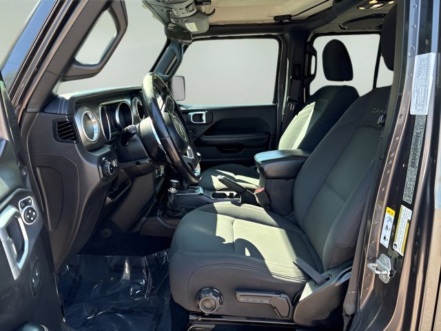 Used 2019 Jeep Wrangler Unlimited Sahara w/ Cold Weather Group AWD/4WD image 7