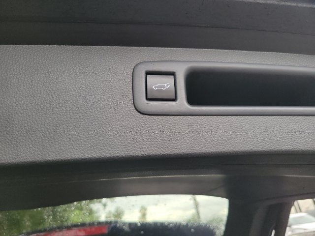 Used 2021 Toyota Highlander XLE FWD image 6