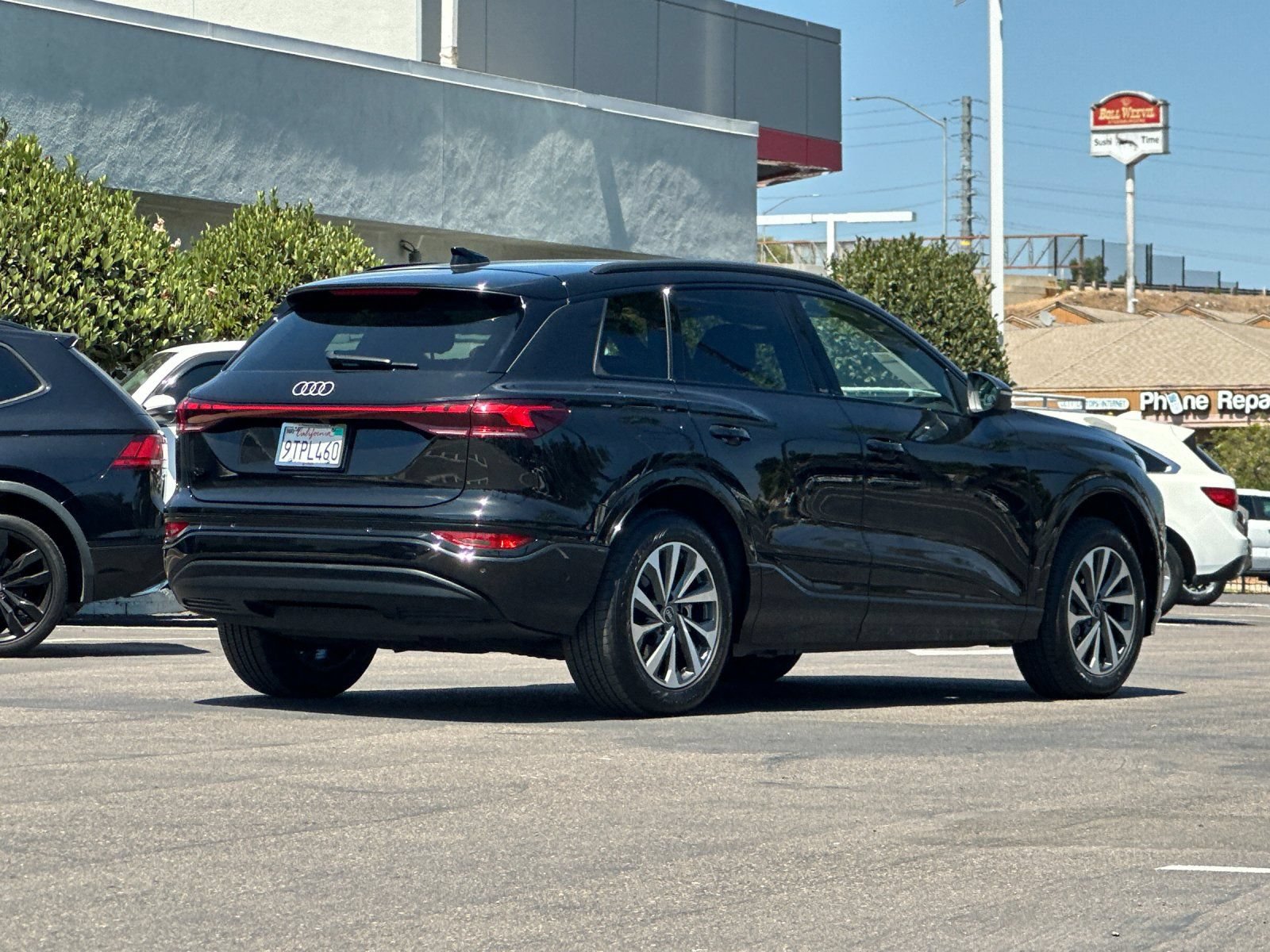 Used 2025 Audi Q6 e-tron Premium Plus w/ Premium Plus AWD/4WD image 5