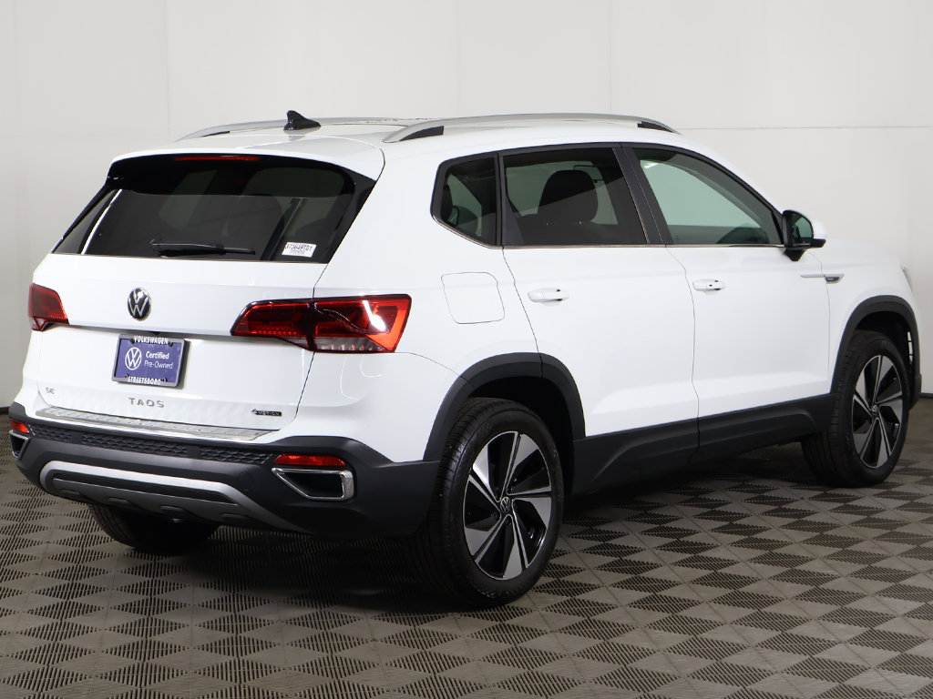 Used 2023 Volkswagen Taos SE w/ Panoramic Sunroof Package AWD/4WD image 11