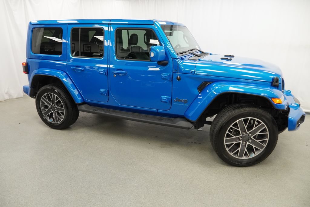 Used 2023 Jeep Wrangler Unlimited Sahara AWD/4WD image 10