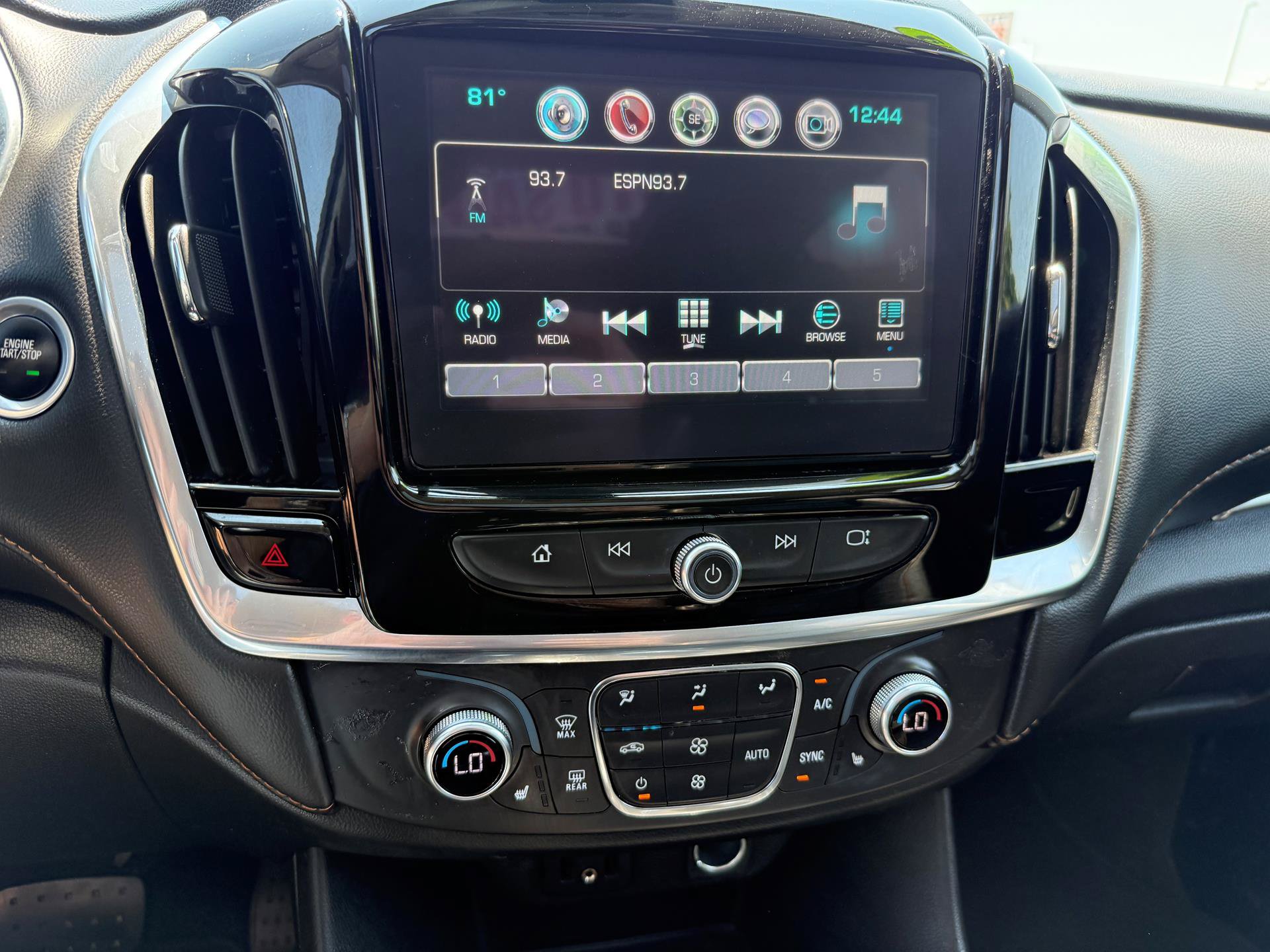 Used 2019 Chevrolet Traverse LT w/ LT Premium Package FWD image 11