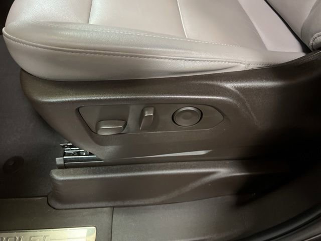 Used 2024 Chevrolet Tahoe Z71 w/ Z71 Off-Road Package AWD/4WD image 52