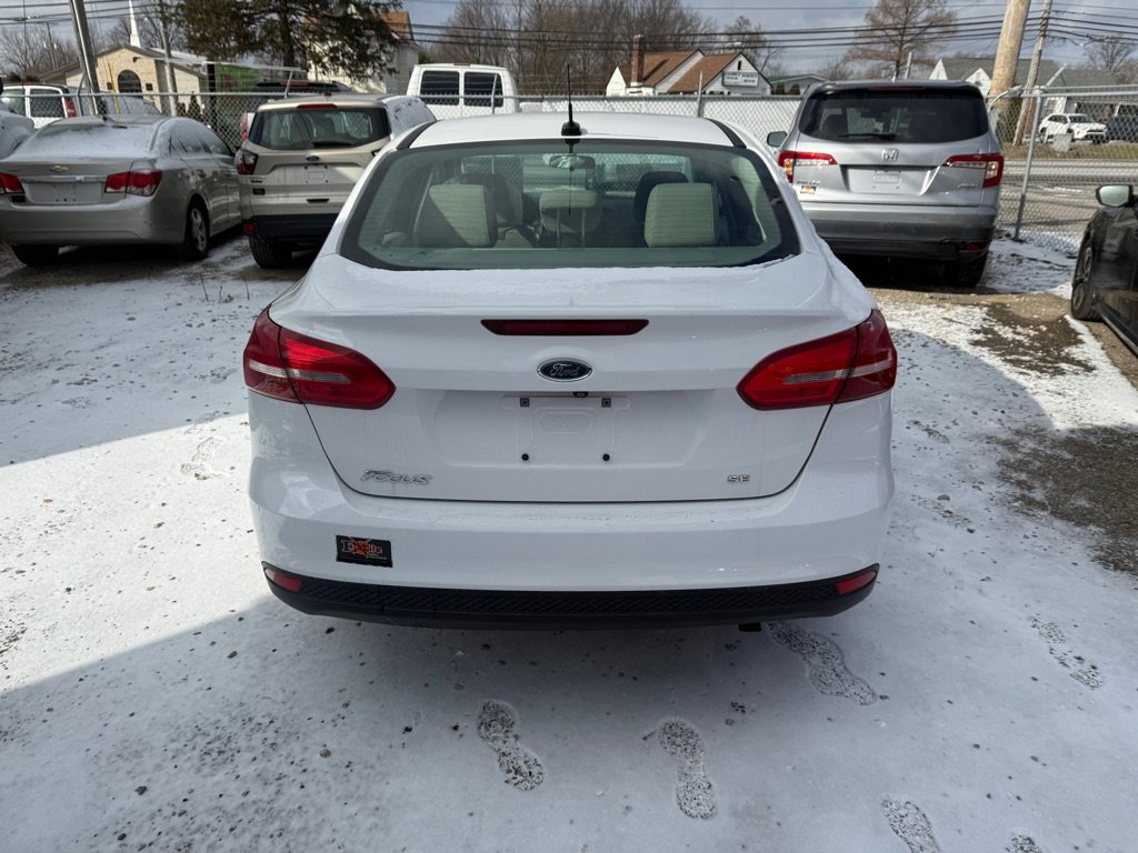 Used 2016 Ford Focus SE image 5
