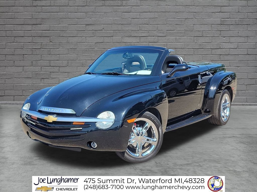Used 2004 Chevrolet SSR RWD image 30