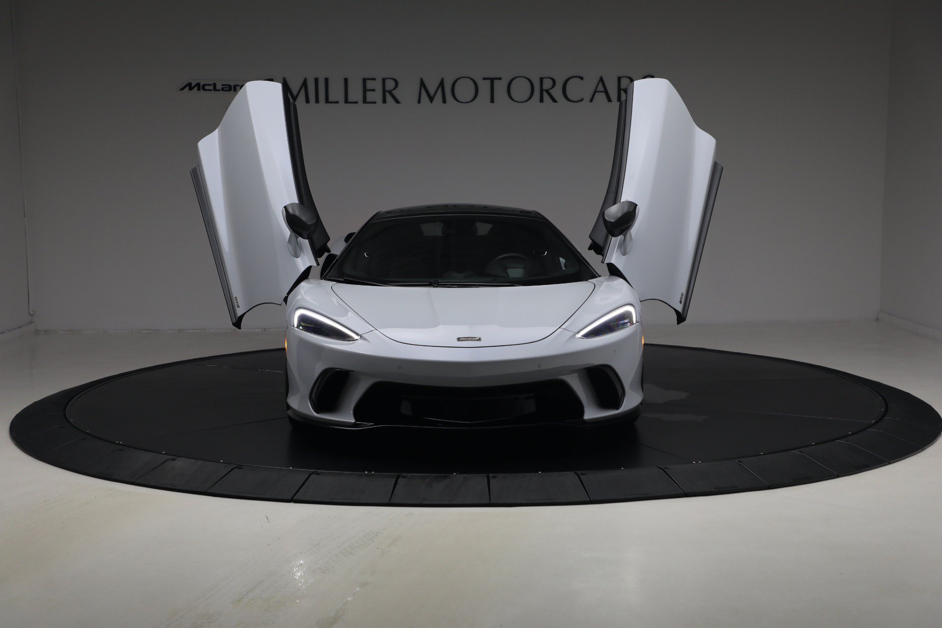 Used 2025 McLaren GTS RWD image 19