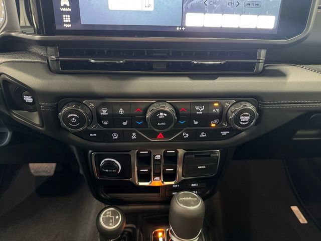New 2026 Jeep Gladiator Sport AWD/4WD image 3