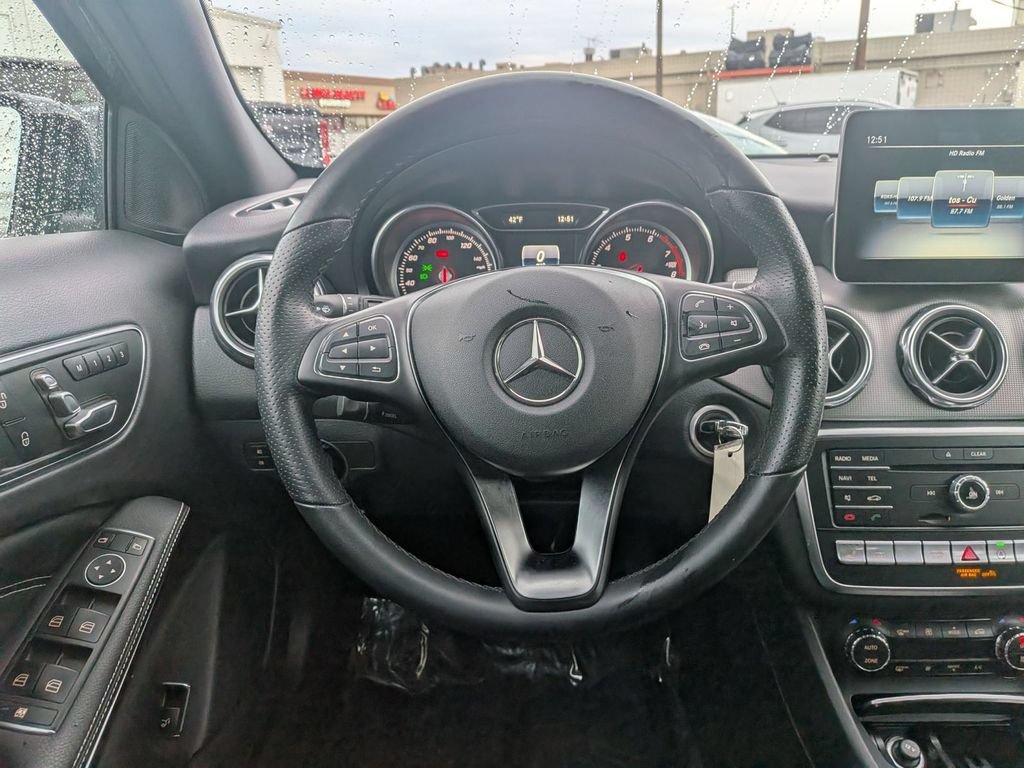 Used 2020 Mercedes-Benz GLA 250 4MATIC w/ Premium Package image 20