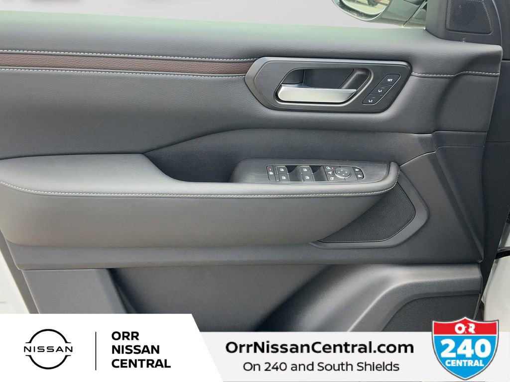 New 2026 Nissan Armada SL w/ Captain's Chari Seat Package RWD image 17