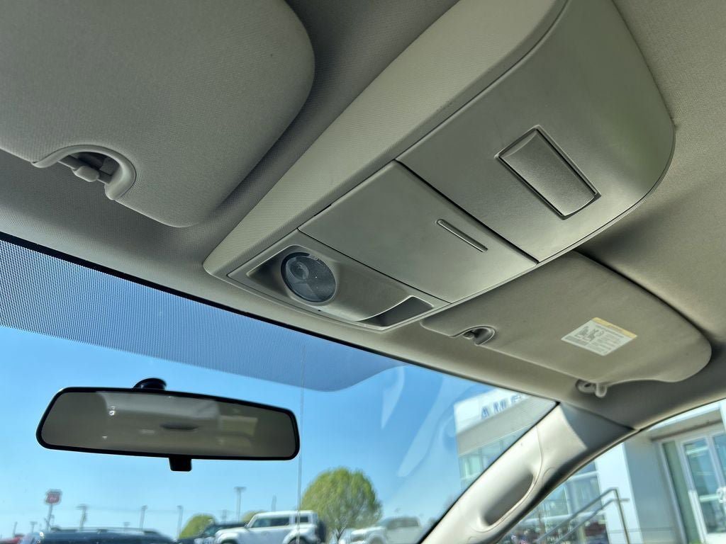 Used 2015 Dodge Grand Caravan American Value Package FWD image 25