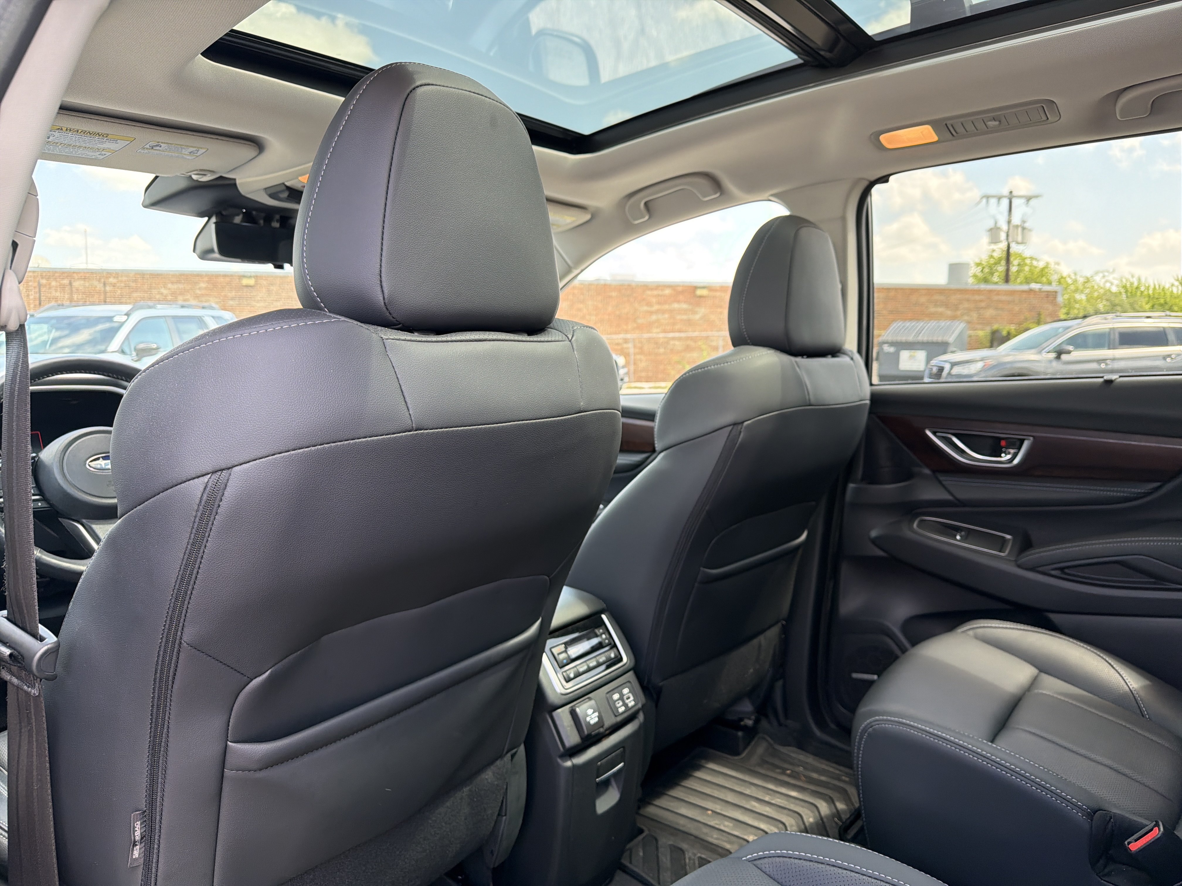 Used 2023 Subaru Ascent Touring AWD/4WD image 27