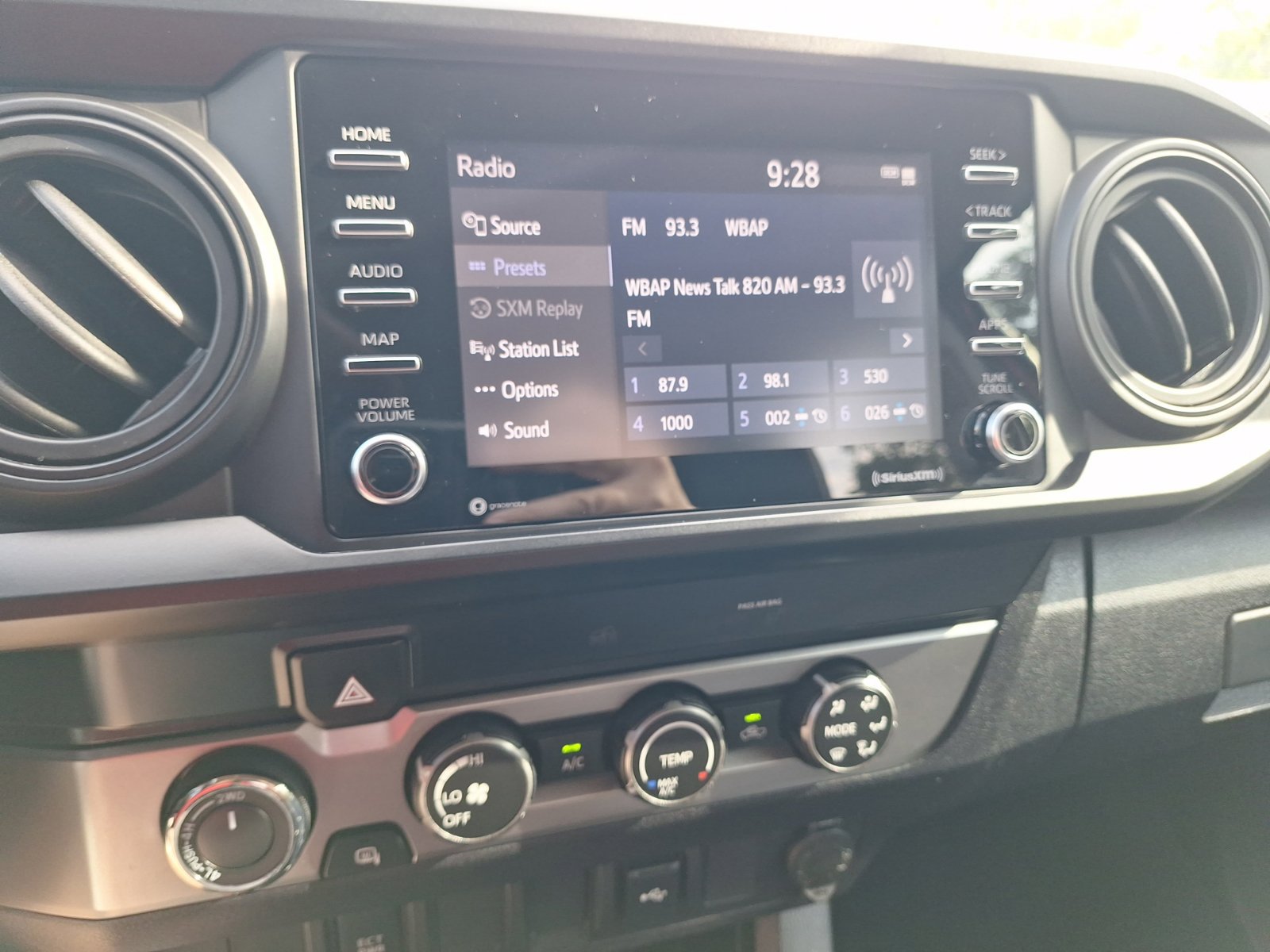 Used 2020 Toyota Tacoma SR AWD/4WD image 27