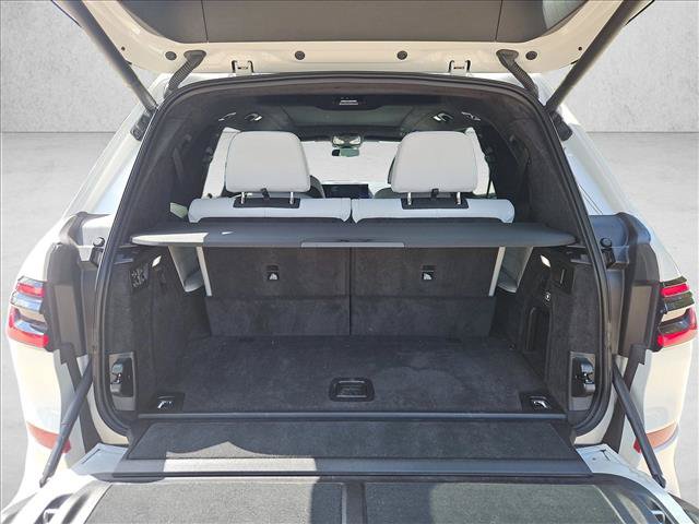 Used 2025 BMW X7 xDrive40i w/ M Sport Package AWD/4WD image 6