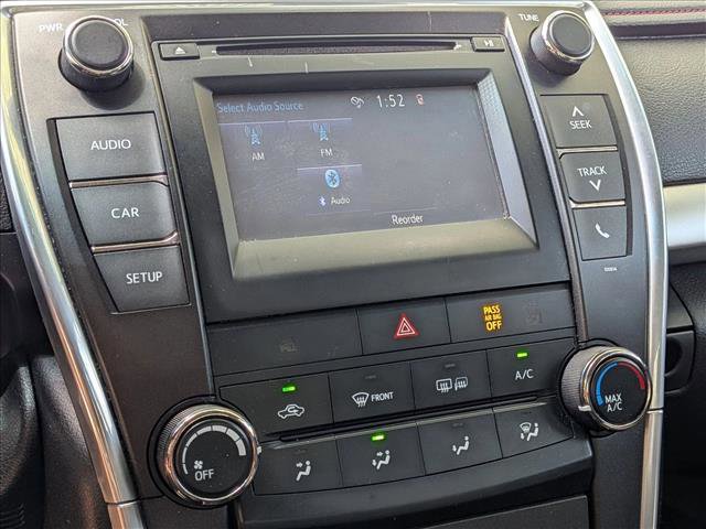 Used 2016 Toyota Camry SE image 6