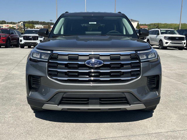 New 2026 Ford Explorer Active RWD image 2