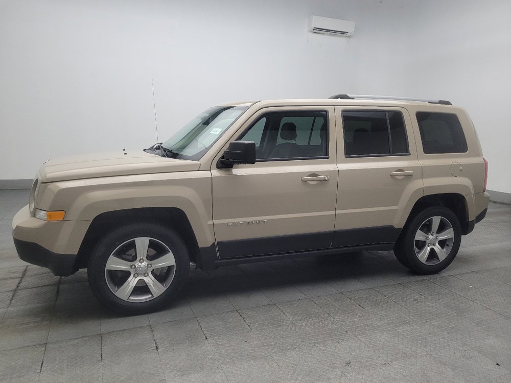 Used 2017 Jeep Patriot High Altitude FWD image 2