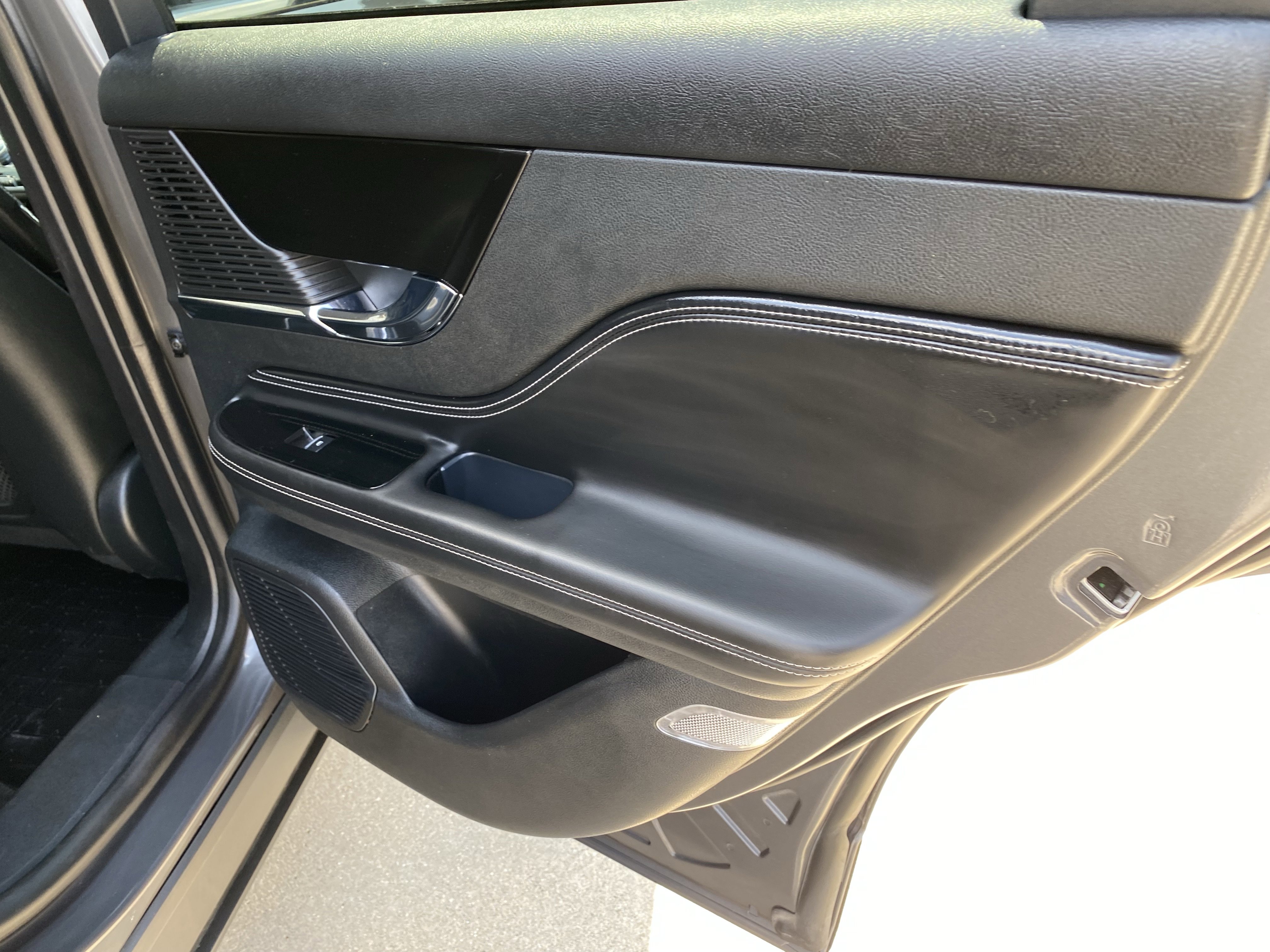 Used 2021 Lincoln Corsair FWD w/ Convenience Package image 15