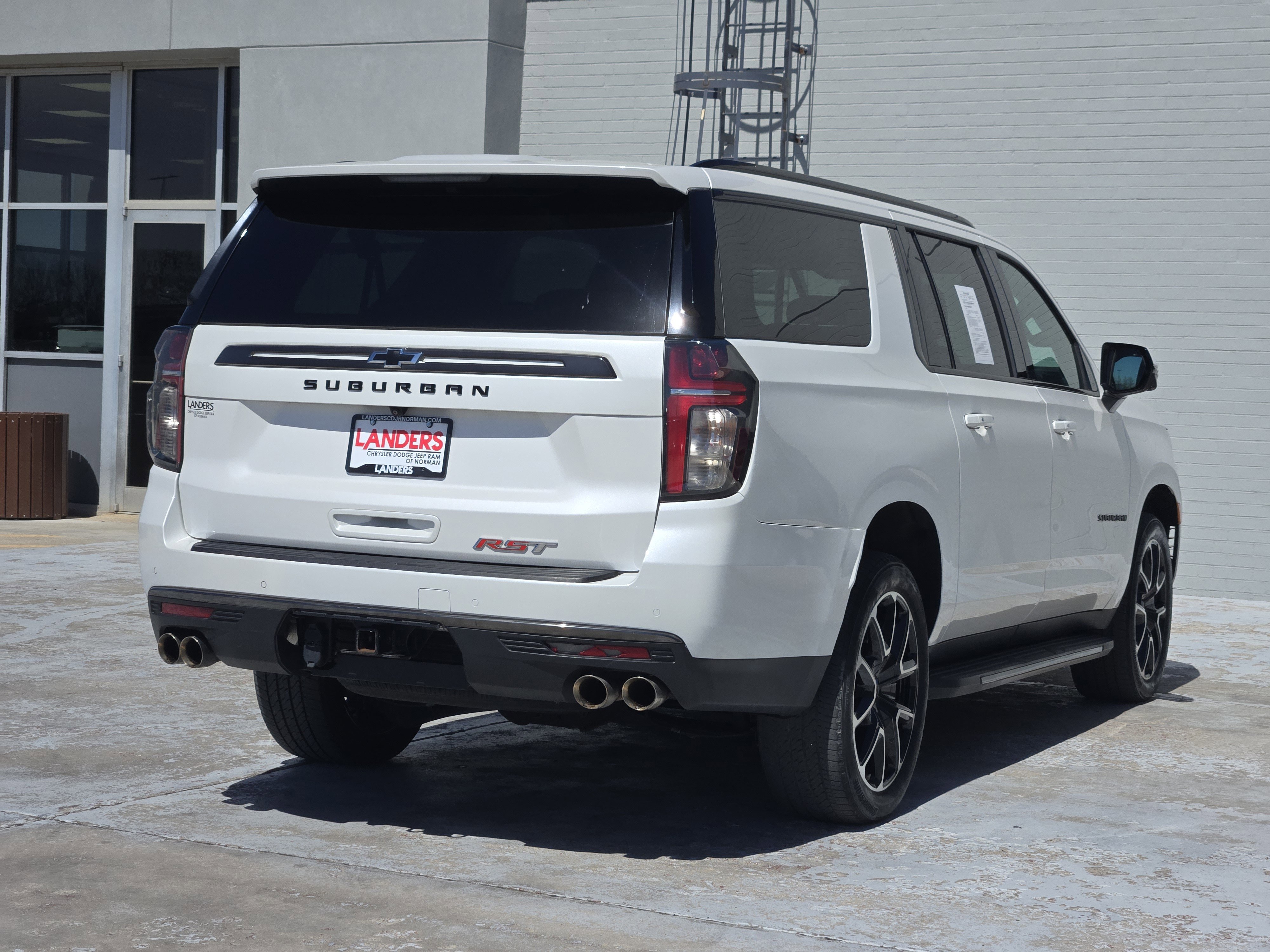 Used 2022 Chevrolet Suburban RST w/ Sport Performance Package AWD/4WD image 8