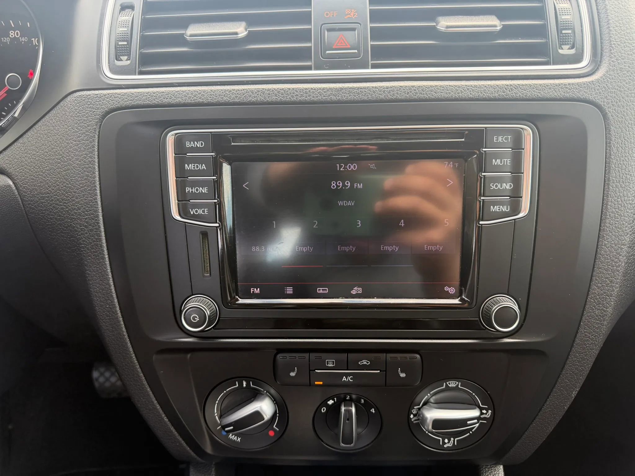 Used 2017 Volkswagen Jetta SE FWD image 17